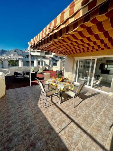 Apartment with sea views and large terrace