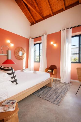 Casa Rosa Villa with Pool in Olhao Centre