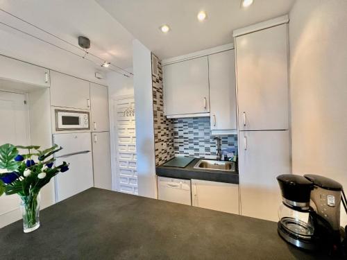 Modern Front Sea View Apartment in BenalBeach
