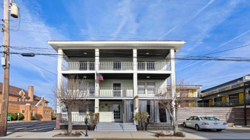 Gallery image of Unit 2 at The Sunflower in Wildwood in Wildwood