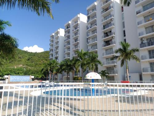 a view of the hotel from the pool at AQUAVALE - Apartamento Vacacional en Girardot in Girardot