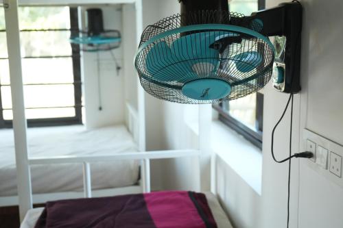 Cama o camas de una habitación en Borrbo Beach Hostel Gokarna