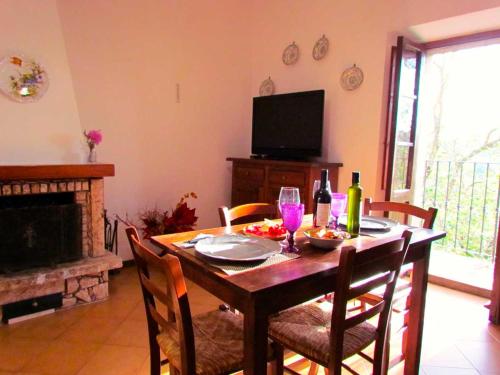 Телевизор и/или развлекательный центр в Azienda Agricola di Fietri