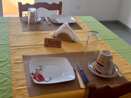 Un restaurante o sitio para comer en Residencial Rosa Criola