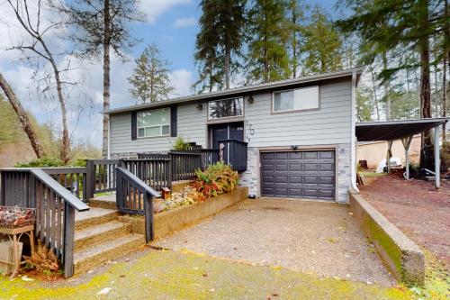 a house with a garage and a driveway at Un-Fore-gettable in Union