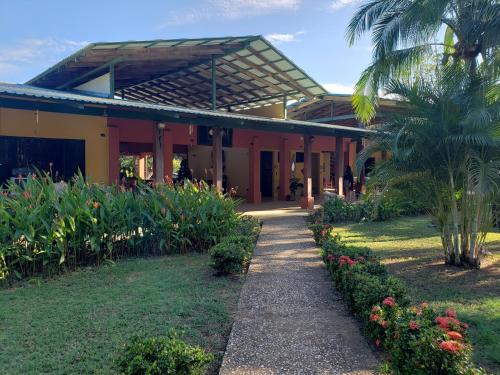 Сад в Hotel Hacienda Angeles