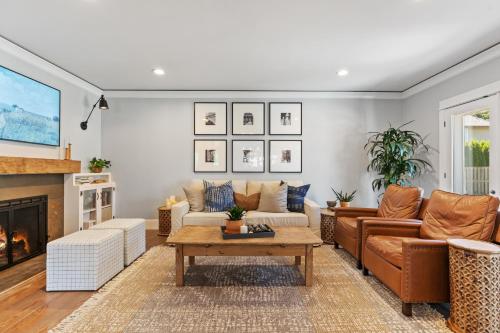 Gallery image of Our Sweet Retreat:1910 Restored Vintage Farmhouse in Wilsonville