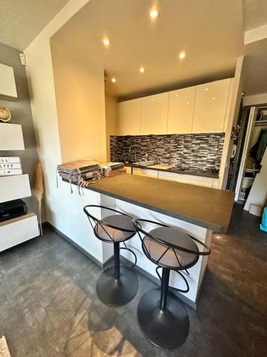 Photo de la galerie de l'établissement Bel appartement Rez-de-jardin, à Aix-en-Provence