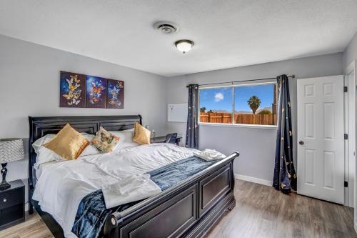 Big Group, Remodeled, Landscaped, King Beds, Desks