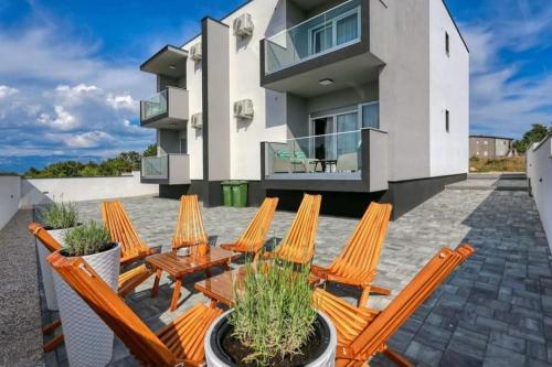 Apartments with a parking space Vir - Lozice, Vir - 22215