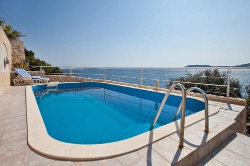 Het zwembad bij of vlak bij Seaside family friendly house with a swimming pool Stikovica, Dubrovnik - 22179