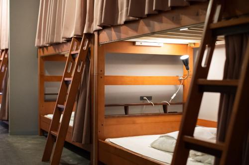 IMANO TOKYO HOSTELにあるベッド