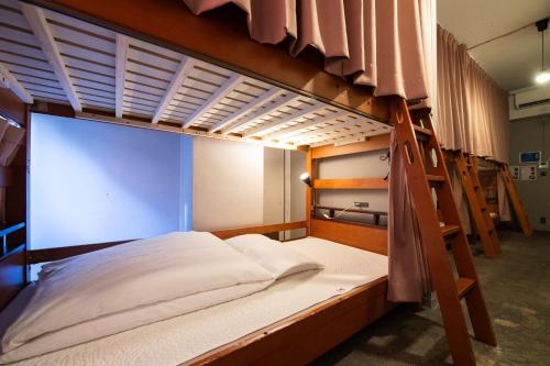 IMANO TOKYO HOSTELにあるベッド