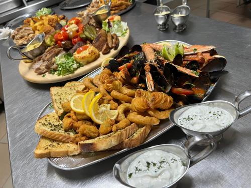 Jídlo v penzionu nebo okolí