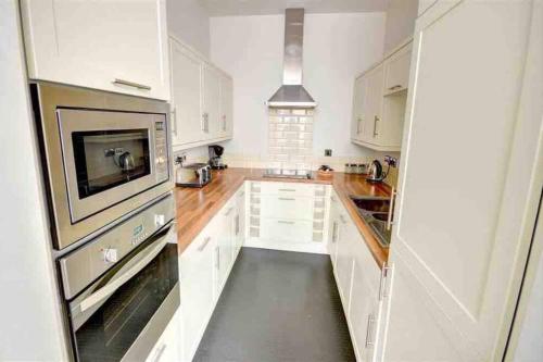 Kuchyň nebo kuchyňský kout v ubytování Seagull-Charming Two Bed Ground Floor Retreat, Can sleep 6