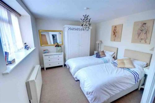 Postel nebo postele na pokoji v ubytování Seagull-Charming Two Bed Ground Floor Retreat, Can sleep 6