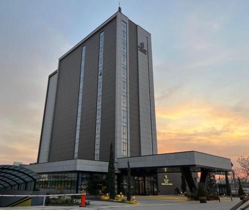S CLASS HOTEL CONVENTION CENTER