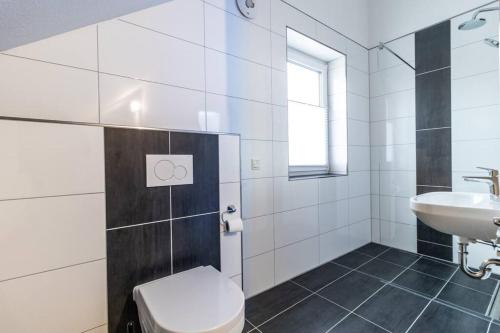 Ένα μπάνιο στο 200m² Wohnung mit 6 Schlafzimmer