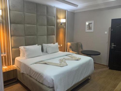VIEWPOINT HOTEL AND SUITES – Photos 5