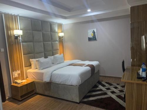 VIEWPOINT HOTEL AND SUITES – Photos 3