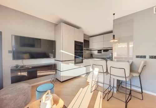 Nestor&Jeeves -PERLE DOREE - Terrace - Design
