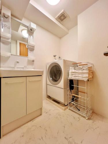 Love Asakusa Kuramae Cozy Apartment Sleeps 4 3 Min to Kuramae Station Elevator Free WiFi Airport Direct