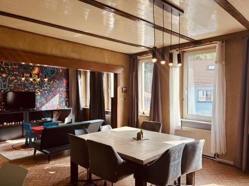 Photo de la galerie de l'établissement LA MARIEFACTURE - Comme à l'Ecole, à Hombourg-Haut