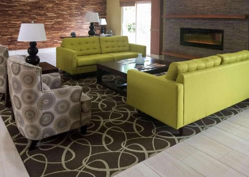 Country Inn & Suites by Radisson, Delta Park North Portland Image
