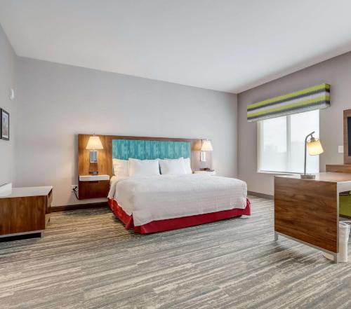 Hampton Inn & Suites Cincinnati Midtown Rookwood Image