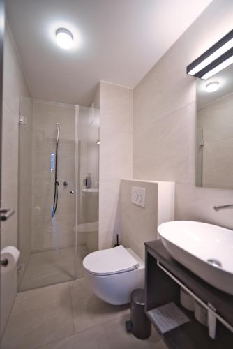 Ein Badezimmer in der Unterkunft Eiger View Alpine Lodge