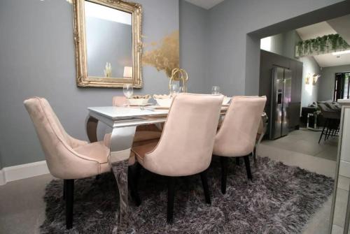 Χώρος καθιστικού στο Wyndham Road 3BR lin Pontcanna