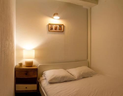 Appartement avec cour privée + clim séjour + wifi