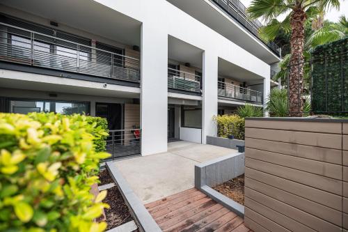 New listing - 1 Bed Apt,Air-Con,Beach access,Sea
