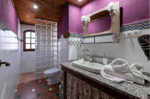 Ένα μπάνιο στο Apartamento Almazara de Paulenca