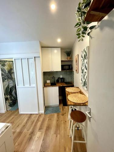 Photo de la galerie de l'établissement Charmant Studio - Hypercentre, à La Rochelle