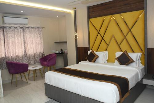 Ένα ή περισσότερα κρεβάτια σε δωμάτιο στο HOTEL IMPERIAL