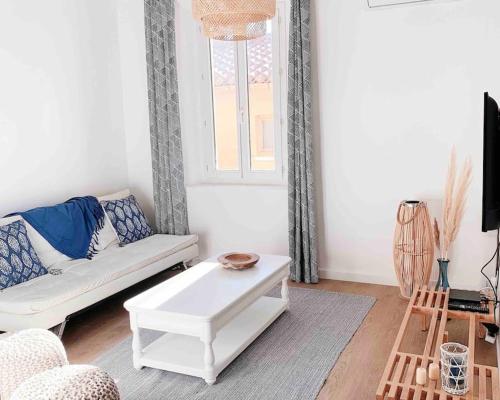 Écume: Duplex lumineux au cœur du village