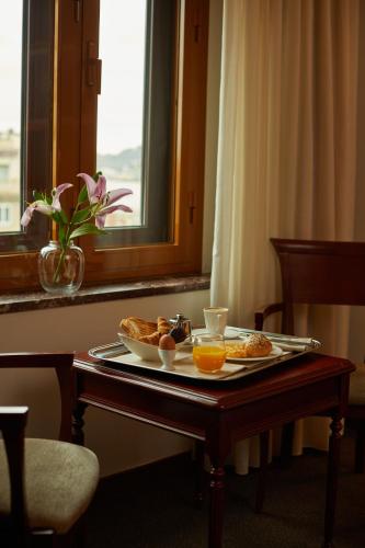 Jídlo v hotelu nebo okolí