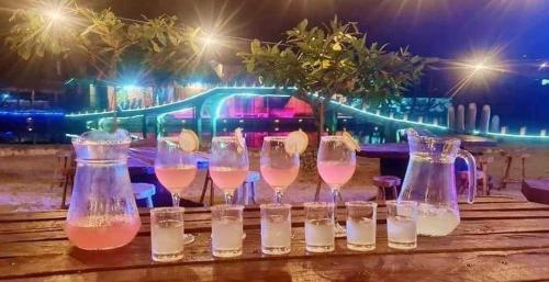 Nápoje v ubytování BALI OF LIWA LAGOON BAR & BEACH RESORT