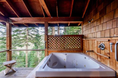 Φωτογραφία από το άλμπουμ του Green Springs Inn σε Ashland