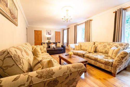 Χώρος καθιστικού στο Luxurious Country Retreat in Winford