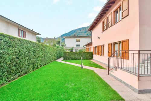 Gallery image of Bellagio holiday home private swimming pool in Valbrona