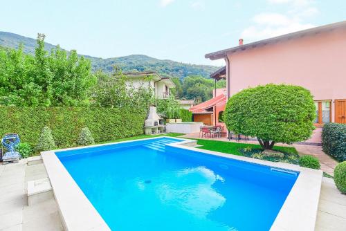 Gallery image of Bellagio holiday home private swimming pool in Valbrona