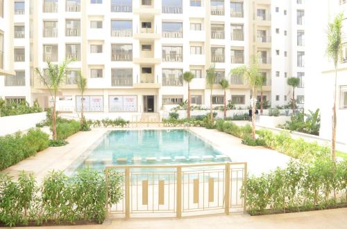 Kolam renang di atau dekat dengan Luxury apartment fully furnished