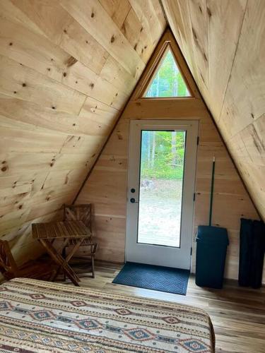 Gallery image of Rustic Cabin in Maine Woods-The Beech in North Lovell