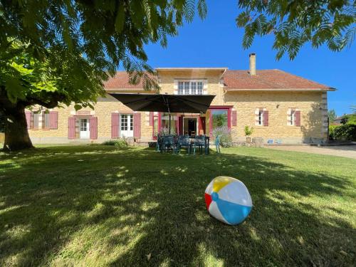 Photo de la galerie de l'établissement Grand gîte villa Périgord noir Trémolat, à Trémolat