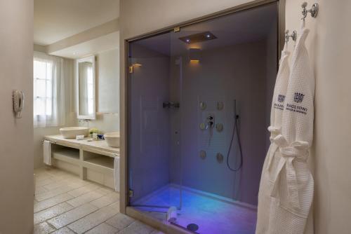 Baglioni Masseria Muzza Resort & Spaにあるバスルーム