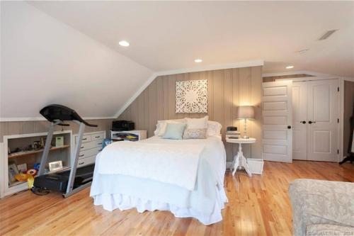 Katil atau katil-katil dalam bilik di Delightful 4-bed, 2-bath home!