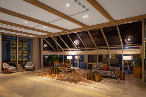 Posezení v ubytování DoubleTree By Hilton Sacramento