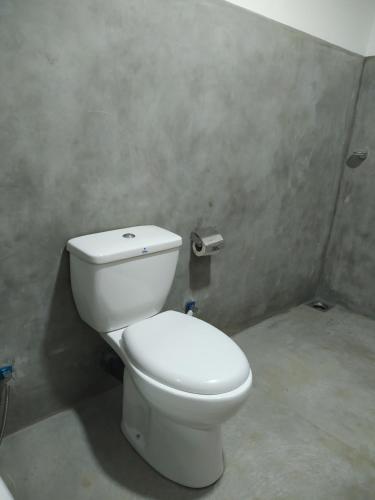 Un baño de Yashi's Place Sigiriya